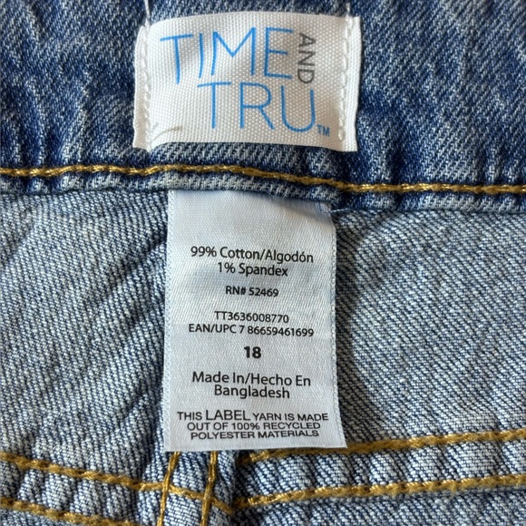 Time and Tru High Rise Straight Leg Cuffed Jeans Casual Pants Light Wash Size 18 - Picture 7 of 14